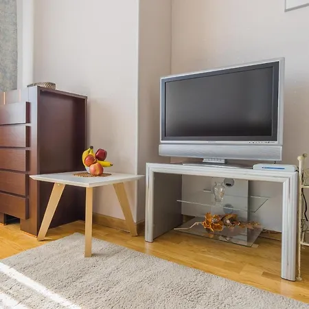 Репина, 4 Apartment *